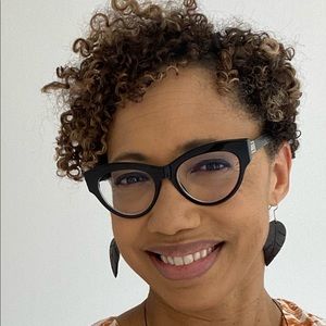 Meet your Posher, Mae